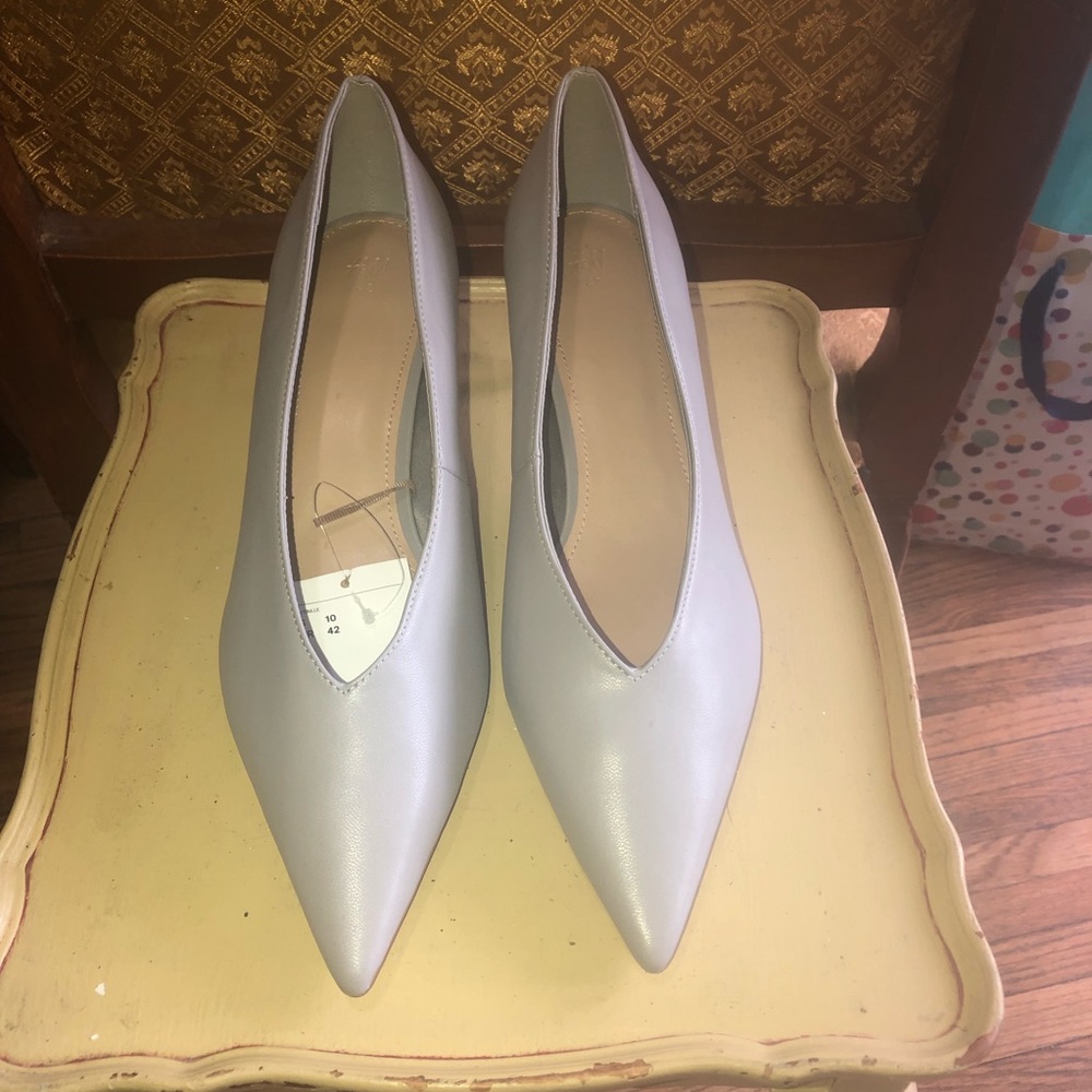 Gray pointy pumps 2” heel Sz 10